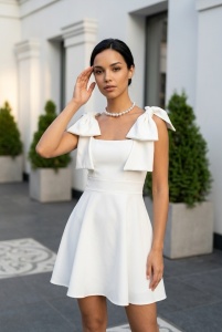 Rochie albă elegantă cu funde pe umeri – rochie scurtă feminină - Img 2