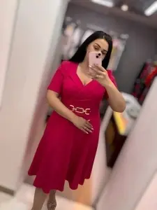 Rochie fucsia cu decolteu în V și curea în talie - Img 2