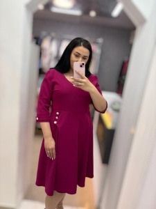 Rochie elegantă în cloș cu nasturi decorativi - Img 3