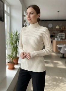 Maletă damă din tricot rib cu guler înalt – bluză mulată, stil casual elegant