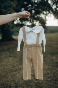 Costum Cristian