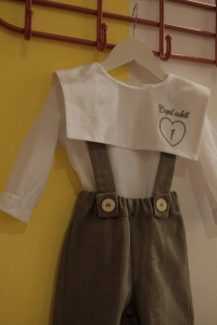 Costum Copil Iubit (kaki) - Img 2