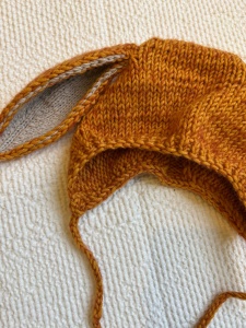 Căciulă iepuraș burnt orange