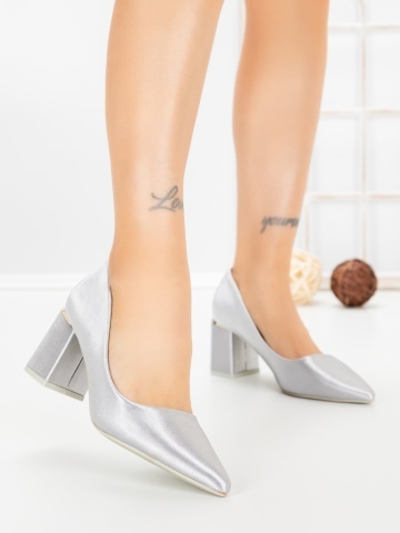 Pantofi cu toc gros argintii din material textil Silveta