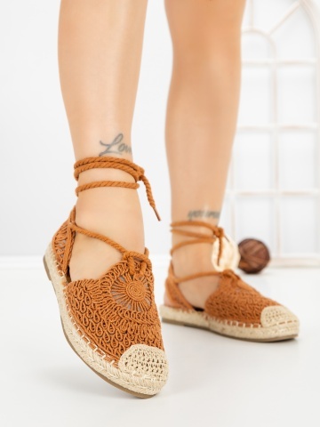 Sandale dama cu talpa joasa maro deschis din material textil Eloria