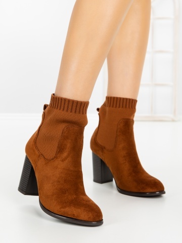 Botine dama cu toc gros maro deschis din material textil Cutira