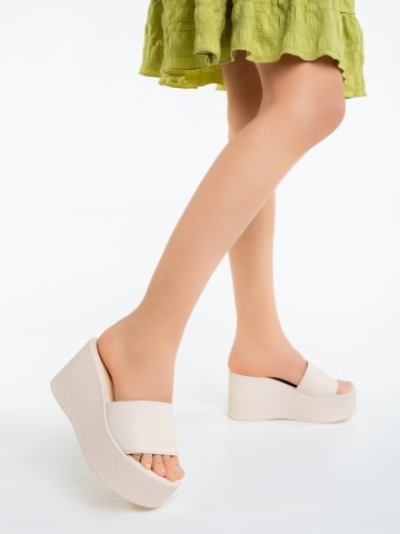 Papuci dama cu platforma bej din piele ecologica Eudara