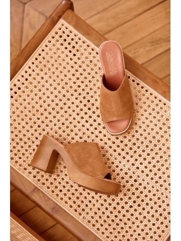 Papuci dama Girlhood camel din piele intoarsa Anisa