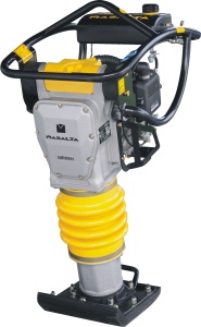 Mai compactor Masalta MR68H, motor Honda GX100, putere 3CP, benzina, forta impact 13kN