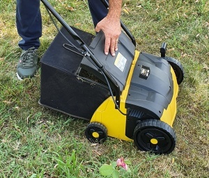 Texas MPC 1400 scarificator aerator gazon 2-in-1, motor electric 1400W, sac 35 litri, latime lucru 32cm, reglaj central - Img 3
