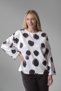 Bela bluza sa crnim printom