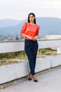 Teget pantalone – elegantan ženski model - Img 3