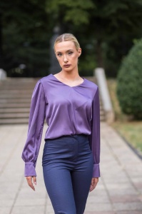Сатенена блуза в лавандов цвят - Img 3