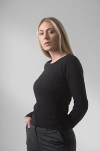 Класическа дамска блуза с дълги ръкави