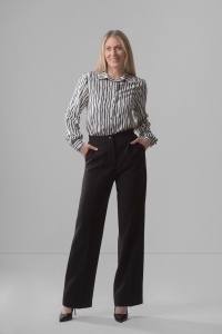 Ženske crne pantalone širokih nogavica