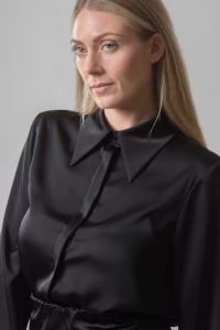 Elegantna crna košulja