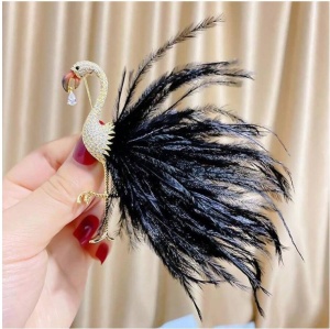 Brosa model Flamingo cu pene si strasuri, 7 x 8.8 cm, culoarea negru si auriu - Img 2