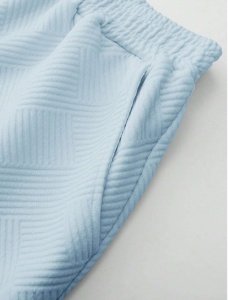 Compleu de tricou si pantaloni scurti pentru barbati, material texturat, culoarea bleu - Img 6