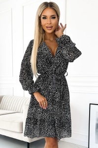 Rochie șifon cu decolteu, volan și curea - model alb-negru