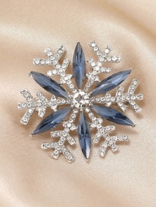 Brosa eleganta in forma de Fulg de nea, decorata cu pietre, accesoriu rafinat, culoarea argintiu si bleumarin - Img 2