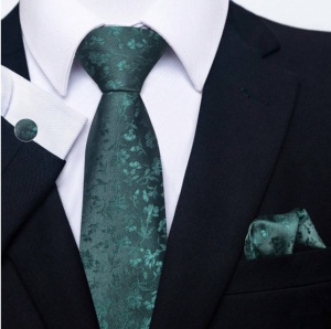 Set elegant pentru barbati cravata, batista de buzunar, butoni, clema de cravata, verde