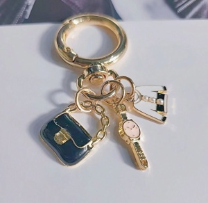 Breloc tip Bag Charm cu pandantiv pentru genti sau chei, 6.5 cm, culoarea auriu si negru - Img 5