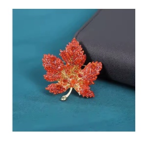 Brosa eleganta in forma de frunze de artar, decorata cu pietre, accesoriu rafinat, 4 x 5 cm, culoarea rosie - Img 4