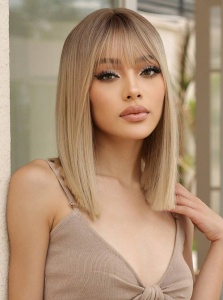 Peruca pentru femei, par lungime medie drept, cu breton, 40 cm, culoarea blond natural - Img 3