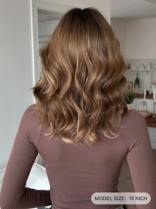 Peruca pentru femei, par mediu ondulat, cu breton, imita parul natural, 40 cm, culoarea saten ciocolata suvitat, theCasius.® - Img 3