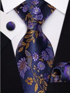 Set pentru barbati clasic, material satinat, include cravata, batista si butoni, culoarea violet cu insertii aurii, theCasius.®