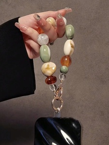 Breloc tip bratara The Casius, margele acrilice mari, multicolor bej-maro, elastic, cu carabina - Img 2
