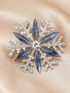 Brosa eleganta in forma de Fulg de nea, decorata cu pietre, accesoriu rafinat, culoarea argintiu si bleumarin - Img 6