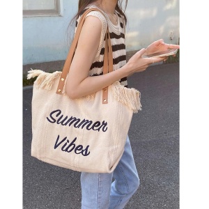 Geanta shopper cu franjuri, litere brodate, lungime 45 cm, culoare bej - Img 3