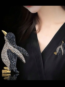 Brosa vintage in forma de Pinguin Imperial, decorata cu pietre, accesoriu rafinat, culoarea negru si alb - Img 2