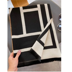 Esarfa tip sal pentru dama din materiale premium, model geometric, culoarea negru si bej - Img 4
