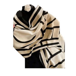 Esarfa tip sal pentru dama din materiale premium, model geometric, culoarea negru si bej