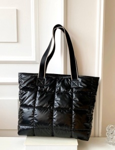 Geanta Shopper matlasata cu portofel, dimensiuni 38x10x36 cm, culoarea negru - Img 2