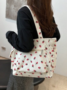 Geanta tote cu fermoar, material textura raiata, model Capsuni, 33.5x9.5x31x23.5 cm, culoarea alb - Img 2