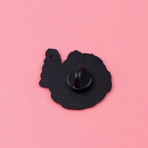 Set de 3x pin pentru rever, geci, genti, model fete asemanatoare Huntrix - Img 5