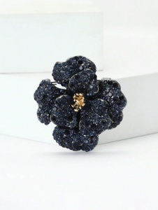 Brosa model floare Bujor cu cristale din sticla, culoarea negru albastrui, 4 x 4 cm - Img 2