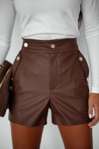 Pantaloni scurti din piele cu crampoane aurii - Maro