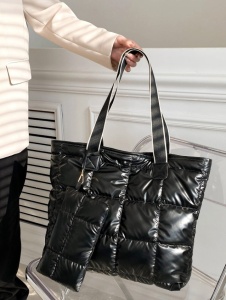 Geanta Shopper matlasata cu portofel, dimensiuni 38x10x36 cm, culoarea negru - Img 6