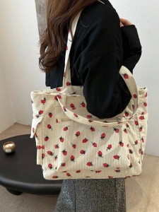Geanta tote cu fermoar, material textura raiata, model Capsuni, 33.5x9.5x31x23.5 cm, culoarea alb - Img 6