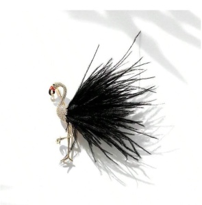 Brosa model Flamingo cu pene si strasuri, 7 x 8.8 cm, culoarea negru si auriu - Img 5
