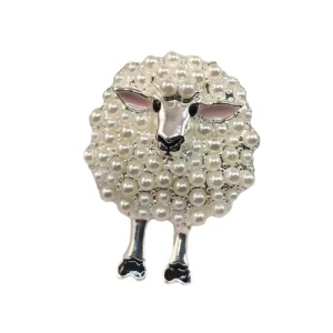 Brosa model Oita cu perle faux, 5.6 x 4.3 cm, culoarea alb