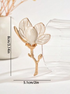 Brosa vintage emailata, model Floarea de magnolie, 8 x 5.1 cm - Img 6