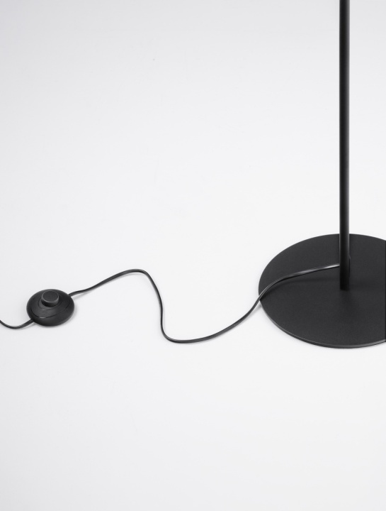 Lampadar Pongo Negru / Auriu Ø25 x H 135 cm - Img 5
