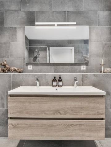 Aplica perete pentru baie Vanese Alb 63 x 6,5 x 6,5 cm