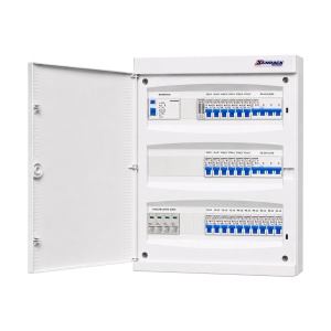 Tablou electric rezidențial trifazat fără releu de monitorizare faze, aparent, 22 circuite monofazate și 2 circuite trifazate, cu sonerie și protecție diferențială, IP40, SCHRACK