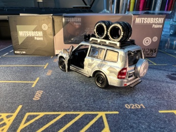 1/64 2001 mitsubishi pajero 3rd gen. rhd *ice pack*, - Img 3